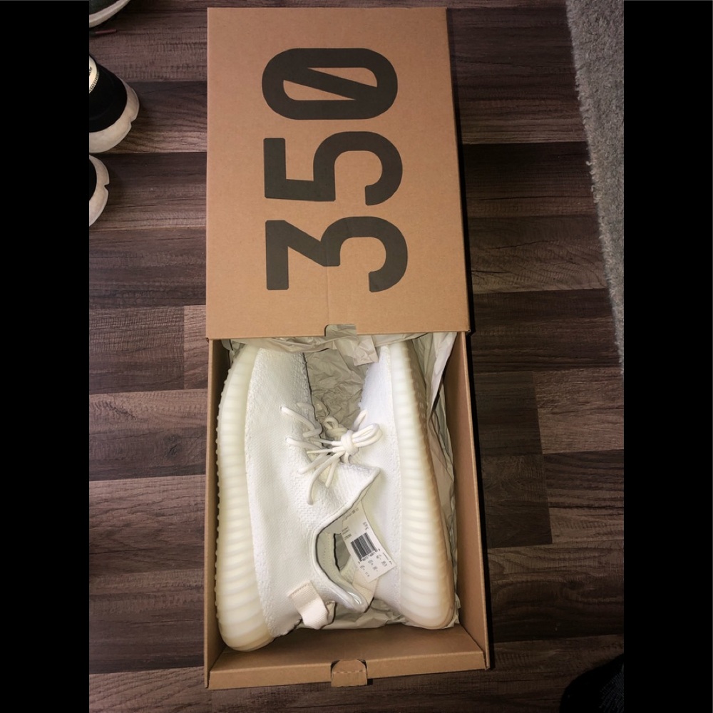 Yeezy 350 V2 triple whites sz 11